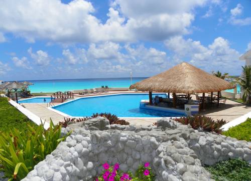 Cancun Beach ApartHotel